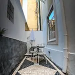 Entre O Carmo E A Trindade Лісабон