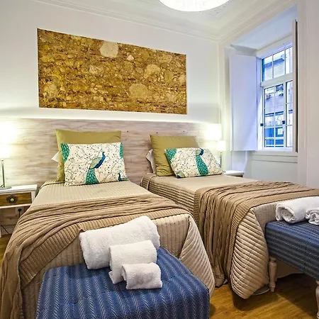 Entre O Carmo E A Trindade * リスボン