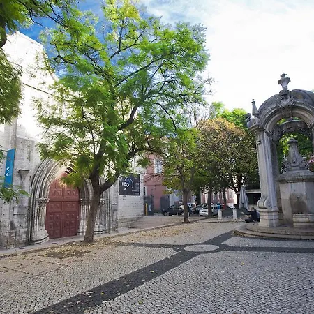 Entre O Carmo E A Trindade * Lisbon