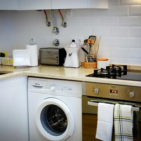 Entre O Carmo E A Trindade Lizbona