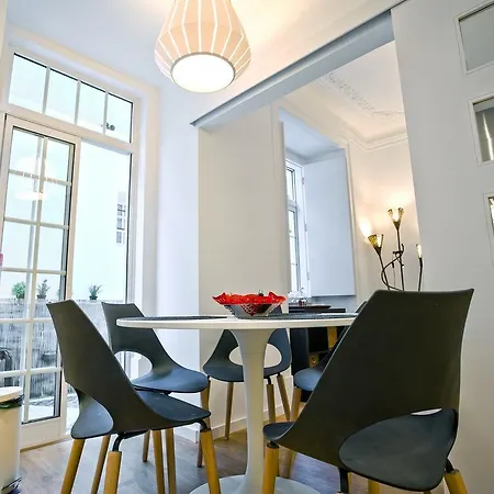 Entre O Carmo E A Trindade Apartment *